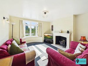 Living Room- click for photo gallery